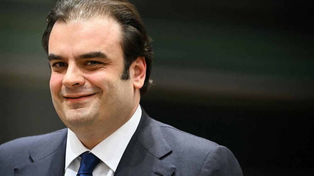  Bei der Wahl setzte sich Kyriakos Pierrakakis gegen den belgischen Mitbewerber Vincent Van Peteghem durch.