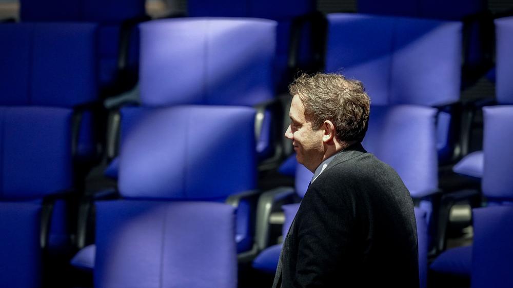  Bundesfinanzminister Lars Klingbeil stellt sich hinter den EU-Kompromiss zur Ukraine-Finanzierung.