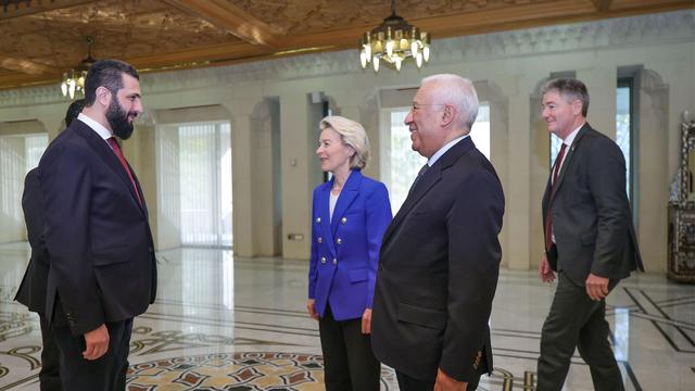 Syrien: Von der Leyen sagt Syrien EU-Hilfe für Wiederaufbau zu