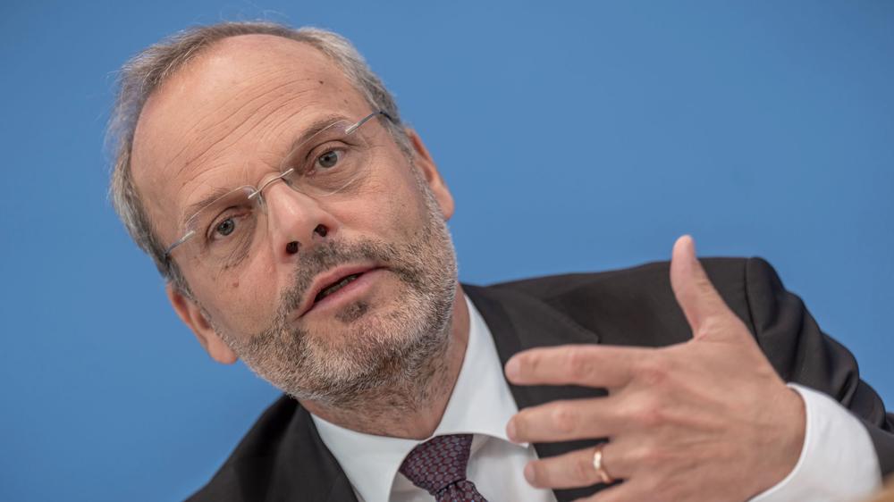 Anti-Semitism: Felix Klein resigns as the Federal Government's anti-Semitism commissioner.