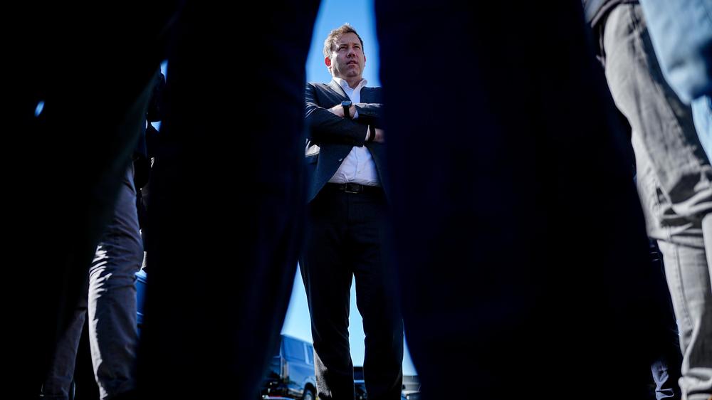  Parteichef Klingbeil warb für ein stärker integriertes Europa und für engere Zusammenarbeit mit Frankreich und anderen europäischen Staaten.