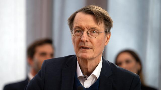 Coronavirus: Karl Lauterbach verteidigt Coronamaßnahmen und Impfstrategie