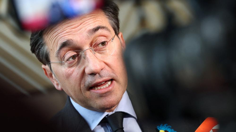  Der spanische Außenminister José Manuel Albares hat wenig Verständnis für offenbar unterstützende Worte des Bundeskanzlers für Trump.