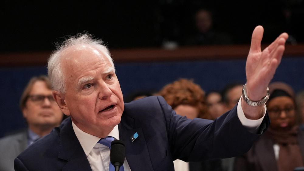  "Der Präsident hat den Verstand verloren", schrieb der Gouverneur von Minnesota, Tim Walz.