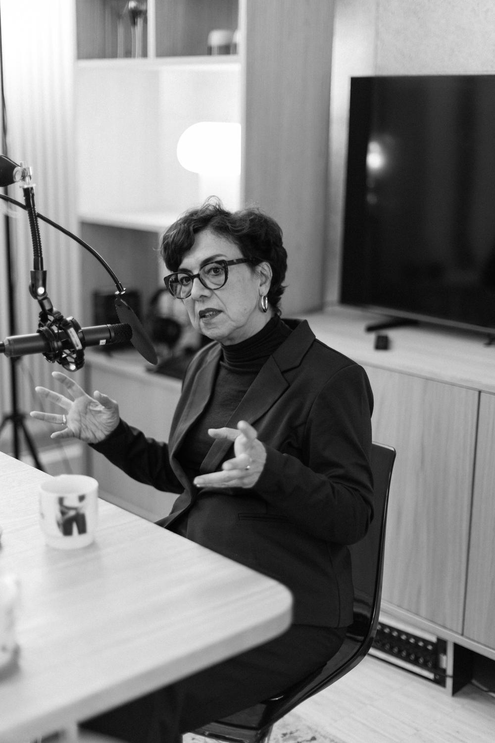 Interviewpodcast: Mariam Lau, verstehen Sie den Iran? Und Merz?