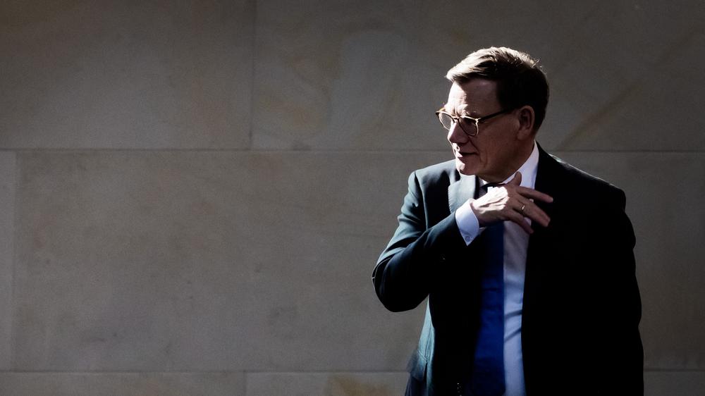  Außenminister Johann Wadephul (CDU) drängt dazu, die Erfolge der Nato nicht in Frage zu stellen.