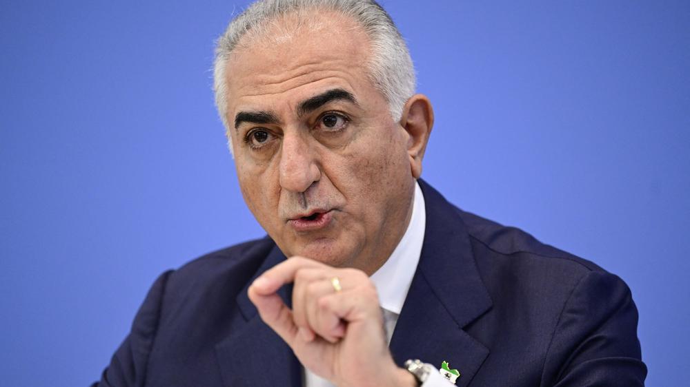  Die deutsche Bundesregierung lasse sich vom iranischen Regime erpressen – Schah-Sohn Reza Pahlavi wirft Deutschland vor, ihn zu ignorieren.