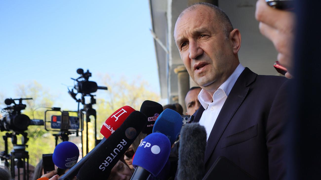 Parlamentswahl in Bulgarien: Mitte-links-Bündnis von Rumen Radew siegt bei Wahl in Bulgarien