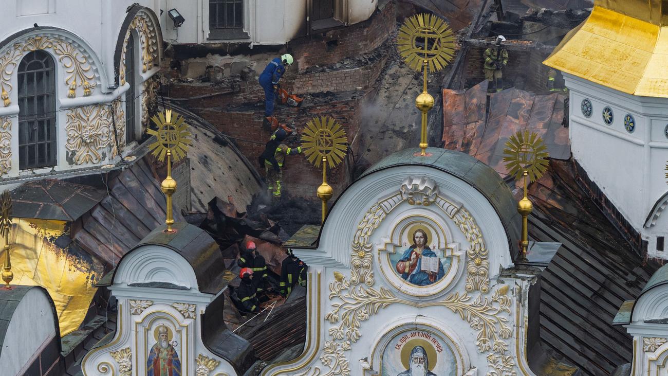 Russischer Luftangriff: Dach des Kyjiwer Höhlenklosters nach russischem Angriff beschädigt
