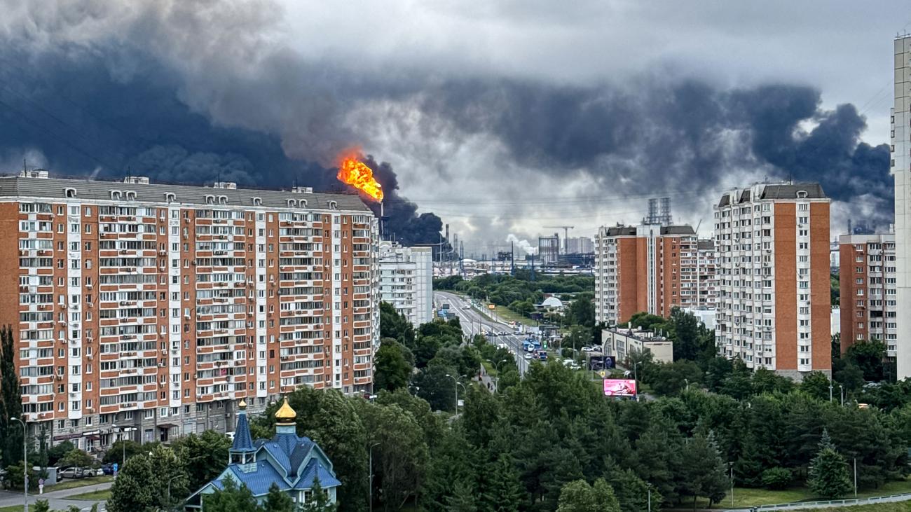 Krieg gegen die Ukraine: Ukrainische Drohnen treffen bei Großangriff auf Moskau Ölraffinerie