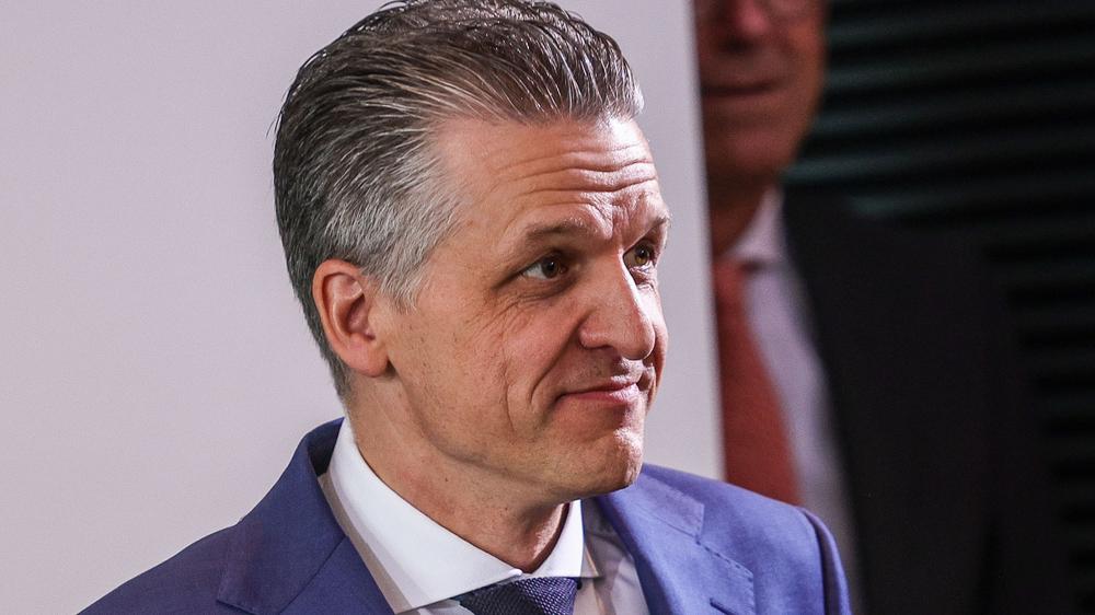  »Das kann passieren«, sagt Thorsten Frei, designierter Unionsfraktionschef, über die aktuellen Probleme bei der Kabinettsumbildung.