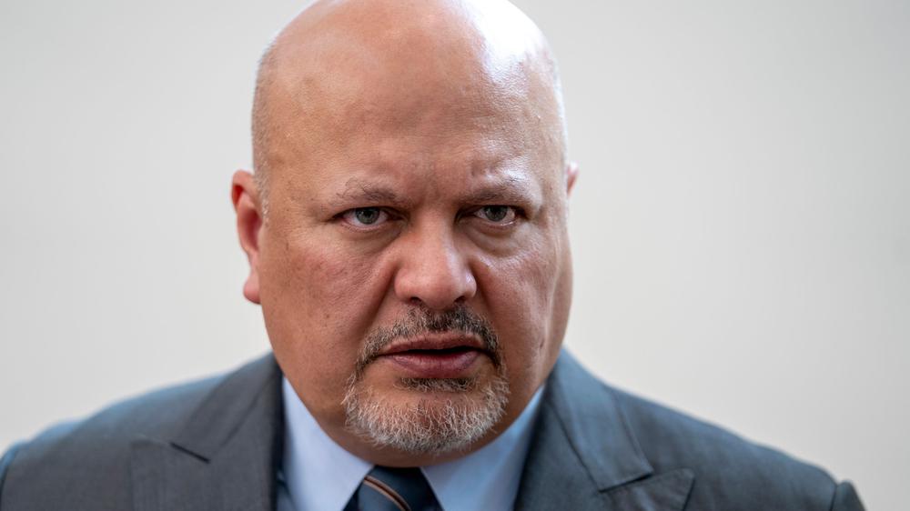  Die Mitgliedsstaaten des Internationalen Strafgerichtshofs haben dessen Chefankläger Karim Khan abgewählt.