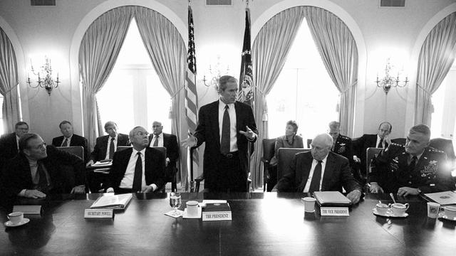 George W. Bush und Colin Powell: Die größte Lüge Amerikas und ihre Folgen bis heute