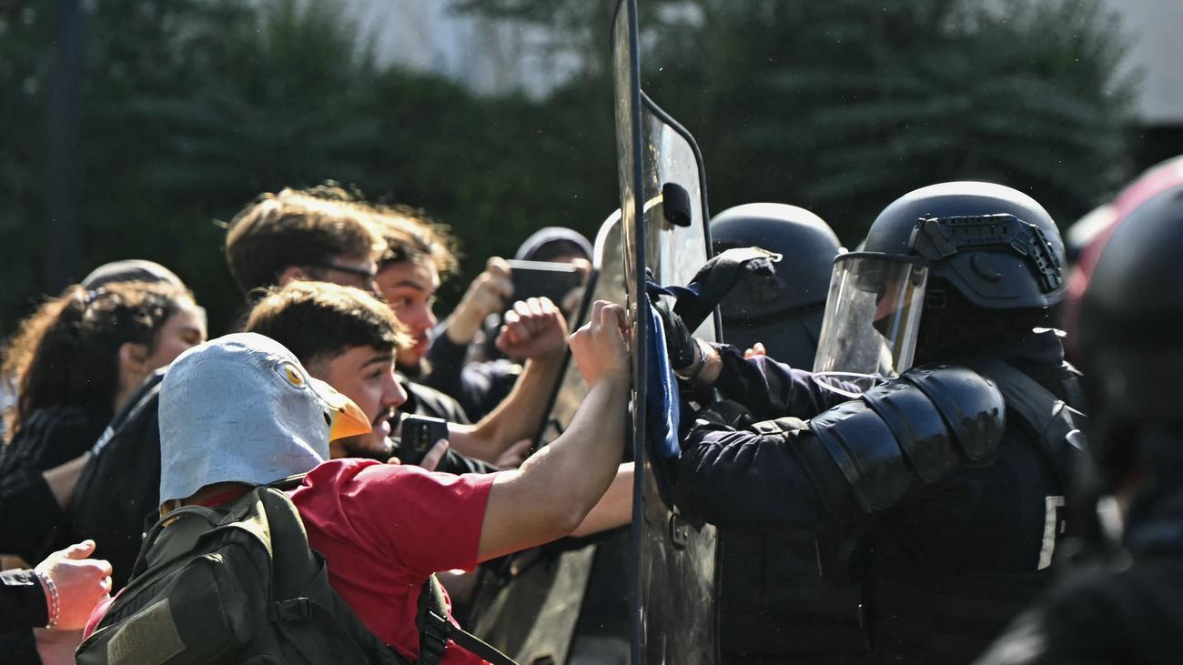 Schulproteste in Frankreich: Schülervertreter in Frankreich distanzieren sich von Gewalt