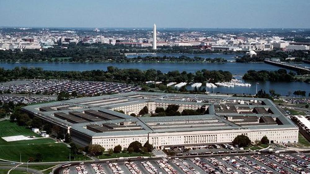 Cyberangriff: Blick auf das US-Verteidigungsministerium, Pentagon genannt wegen seiner Form