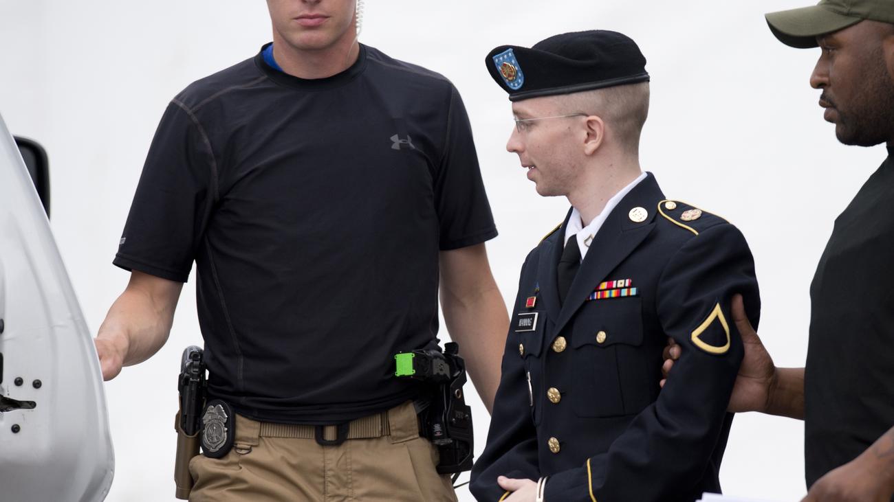 Военной безопасности сша. АНБ США форма. Нацбезопасность США форма. Bradley Manning сейчас.