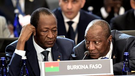 Burkina Faso Prasident Compaore Tritt Zuruck Zeit Online