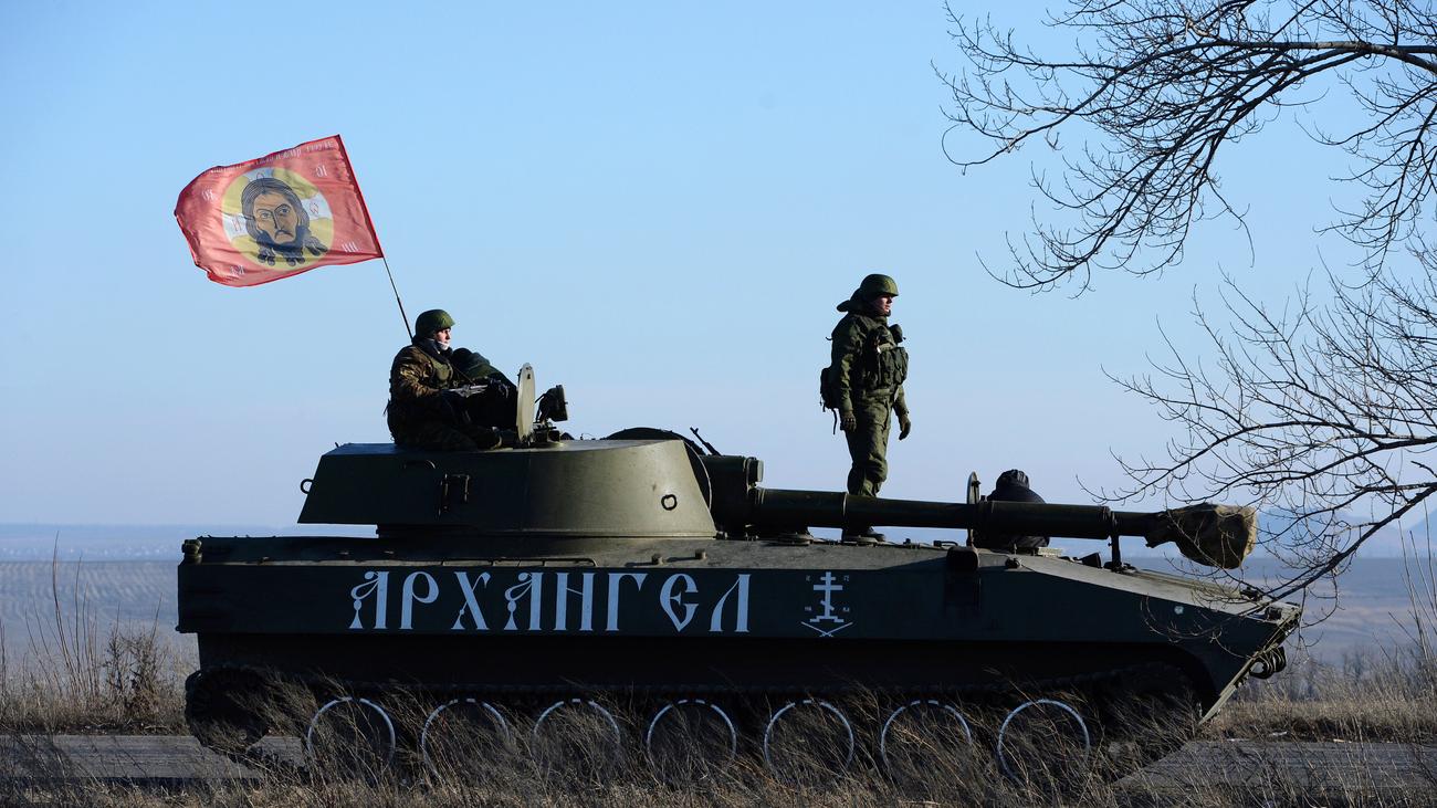 Ukraine-Krieg: Separatisten ziehen Waffen aus der Ostukraine ab | ZEIT