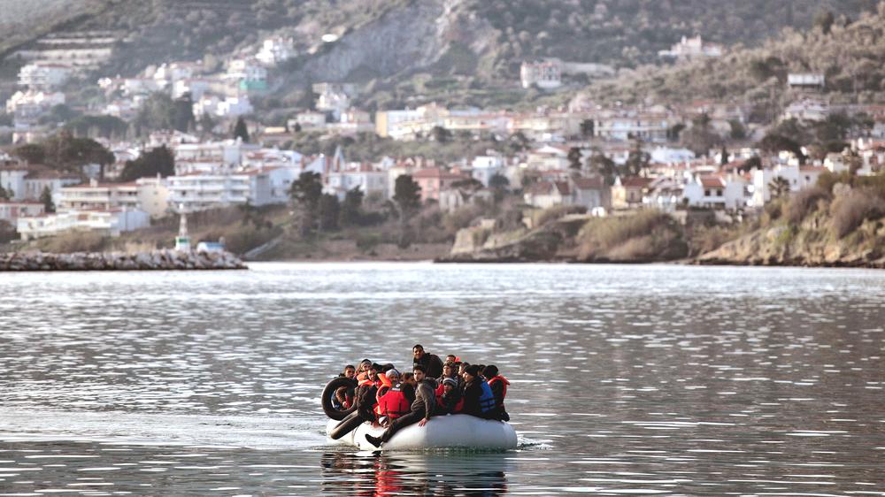 Flüchtlinge: Flüchtlinge vor der griechischen Insel Lesbos