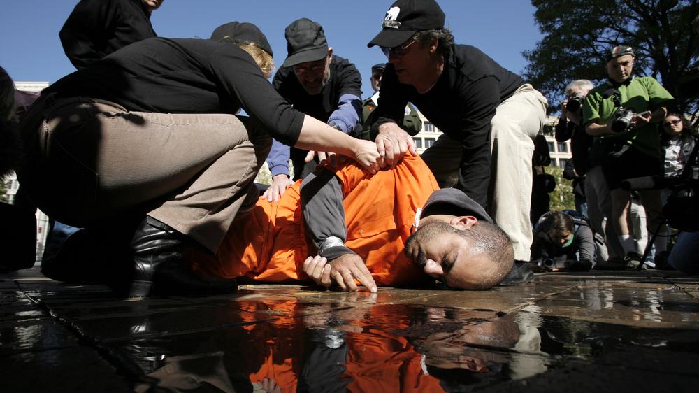 USA: Demonstranten in Washington beim Protest gegen die Waterboarding-Praxis