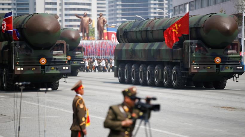 Konflikt mit USA: Nordkoreanische Interkontinentalraketen werden bei einer Militärparade vorgeführt.