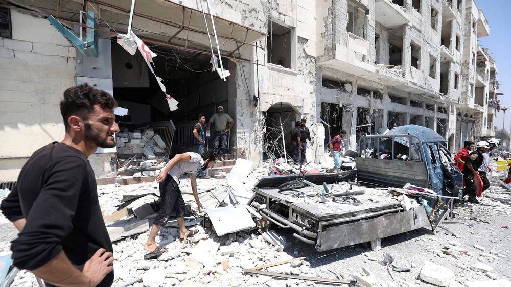 Eine Autobombe zerstörte am 2. August Häuser und Straßen in Idlib. Die Gegend ist strategisch wichtig.