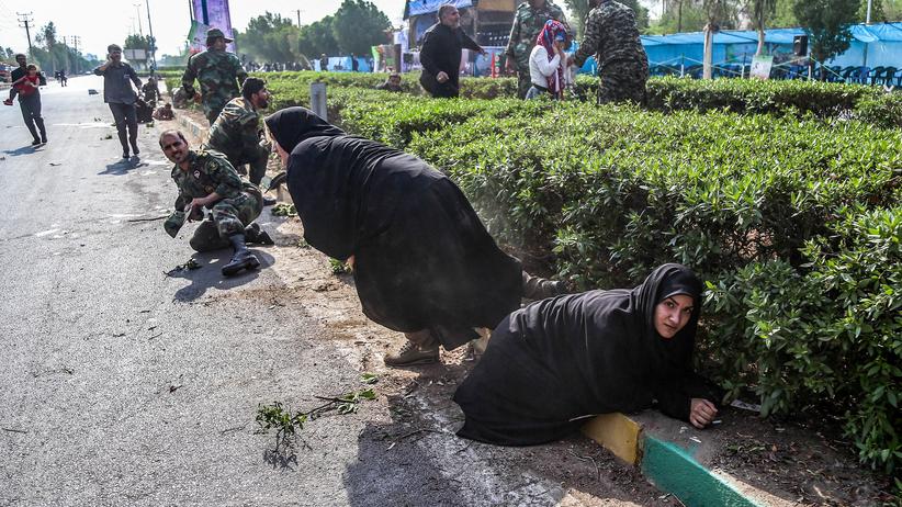 Anschlag Auf Militärparade Iran Bestellt Drei Europäische Diplomaten Ein Zeit Online