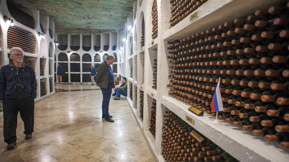 Republik Moldau: Die Weinsammlung von Russlands Präsident Wladimir Putin im moldauischen Crikova, Bild von 2017
