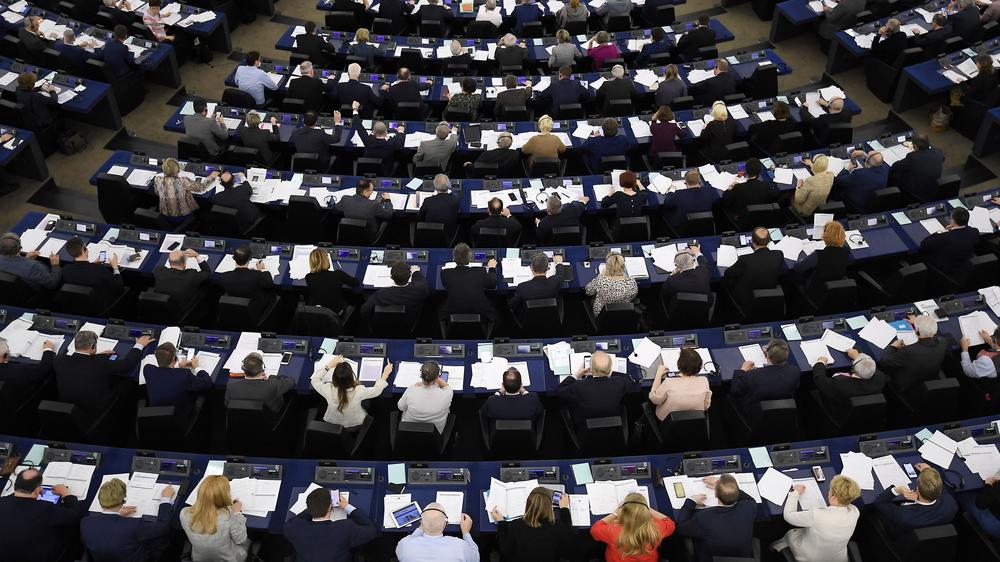 EU-Parlament: Im entscheidenden Moment abgelenkt? Mindestens zehn Parlamentarier haben am Dienstag versehentlich gegen einen Antrag gestimmt, der Änderungen an der umstrittenen Urheberrechtsreform ermöglicht hätte. 