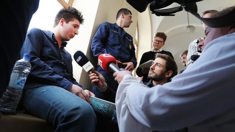 Rui Pinto: Rui Pinto spricht in einem Gericht in Budapest zu Journalisten.