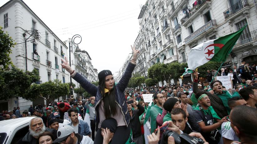 Algerien: Demonstrantinnen und Demonstranten in Algier