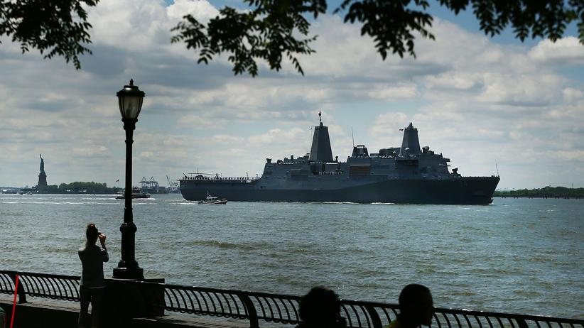 Die "USS Arlington" wird in den Nahen Osten verlegt.