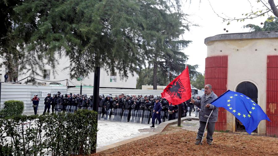 Balkanlander Eu Beitrittsverhandlungen Fur Nordmazedonien Und Albanien Verschoben Zeit Online