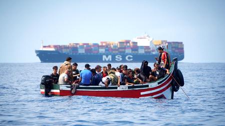 Seenotrettung Alan Kurdi Rettet 40 Menschen Aus Dem Mittelmeer Zeit Online