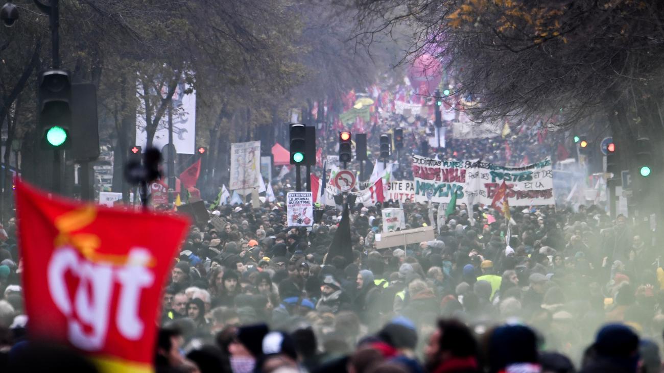 Paris General strike paralyzes public life in France Teller Report