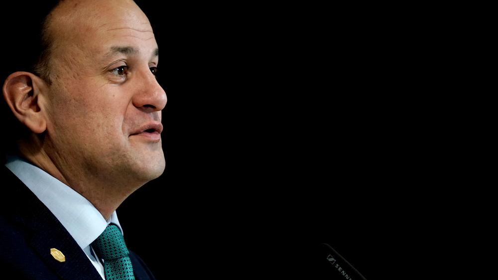 Leo Varadkar: Irlands Premierminister Leo Varadkar bei einer Pressekonferenz der Europäischen Union in Brüssel. Varadkar regiert Irland mit einer Minderheitsregierung.