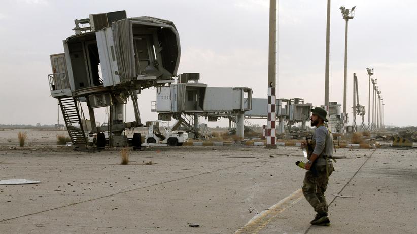Bürgerkrieg: Libyens Regierung meldet Einnahme des Flughafens von Tripolis