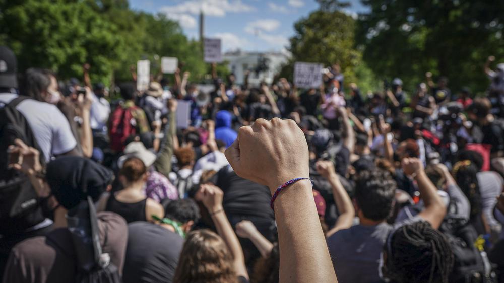 USA: Demonstrierende zogen auch vor das Weiße Haus in Washington. 