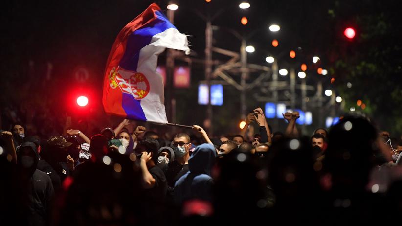 Serbien: Regierung verbietet Menschenansammlungen in Belgrad 