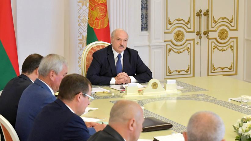 Belarus Alexander Lukaschenko mobilisiert Armee im Westen von Belarus