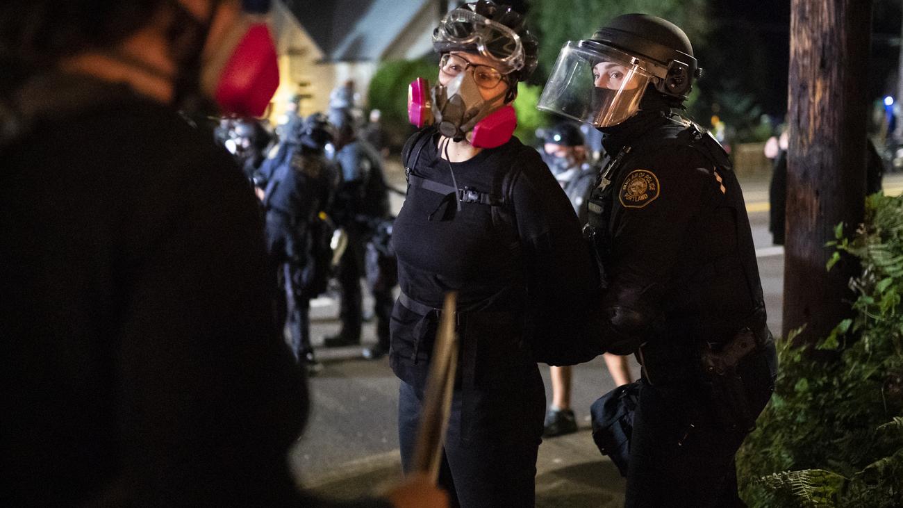 Usa Ein Toter Bei Protesten In Portland Zeit Online