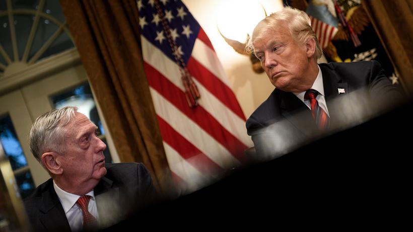 Baschar al-Assad: Der damalige Verteidigungsminister James Mattis und Donald Trump