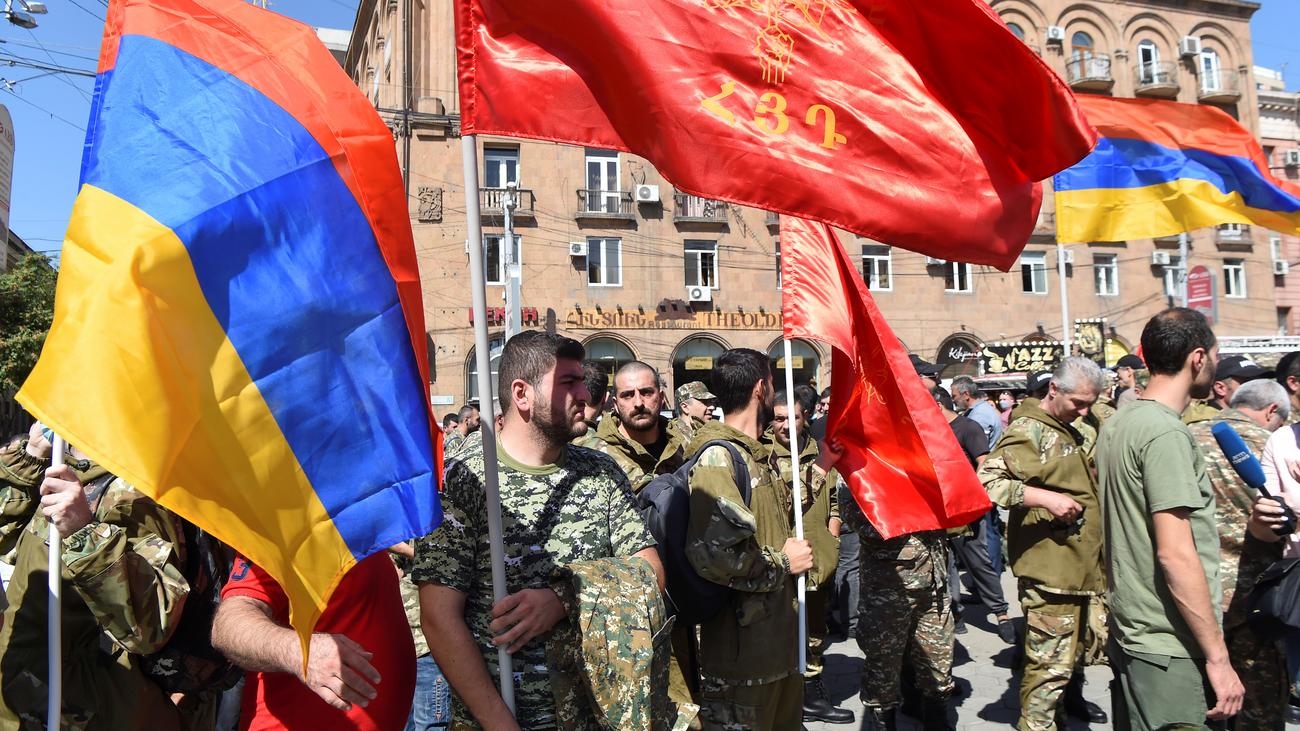 Bergkarabach: 39 Tote bei Kämpfen zwischen Armenien und ...