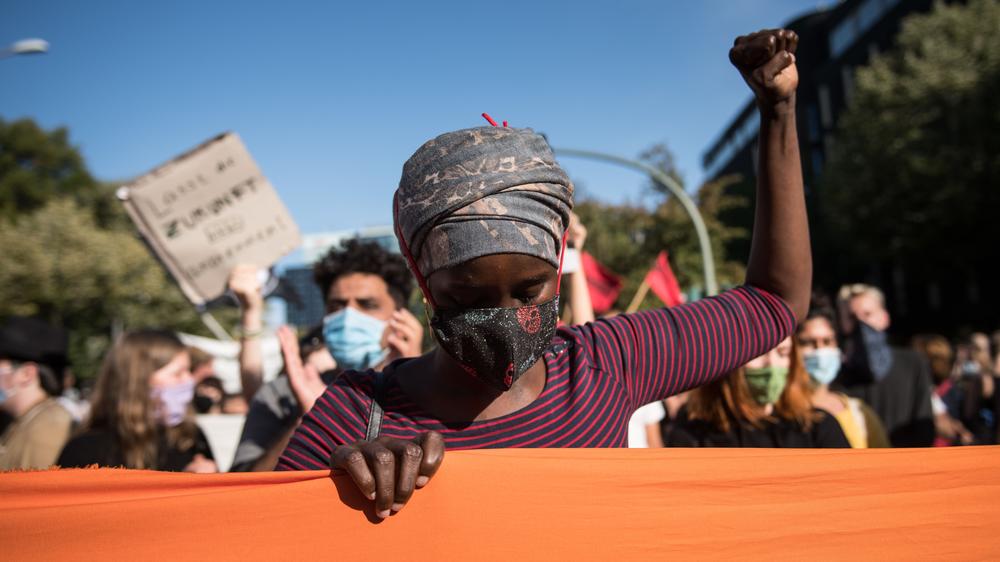 EU-Migrationspakt: Demonstranten in Berlin fordern im September die Evakuierung von allen Migranten, die in Lagern auf griechischen Inseln festsitzen.
