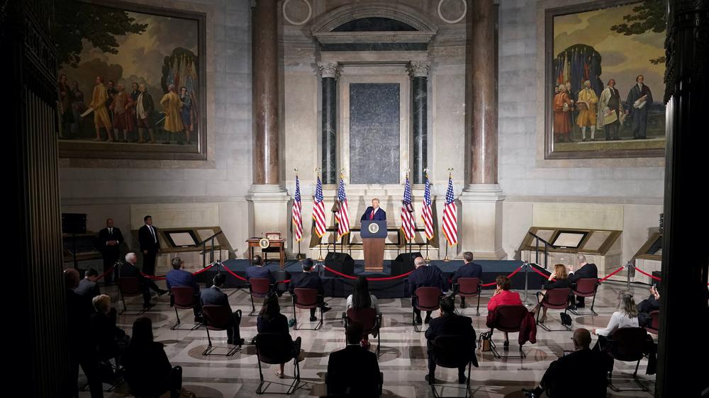 US-Wahlkampf: US-Präsident Donald Trump während seiner Rede in der Rotunda im National Archives Museum in Washington