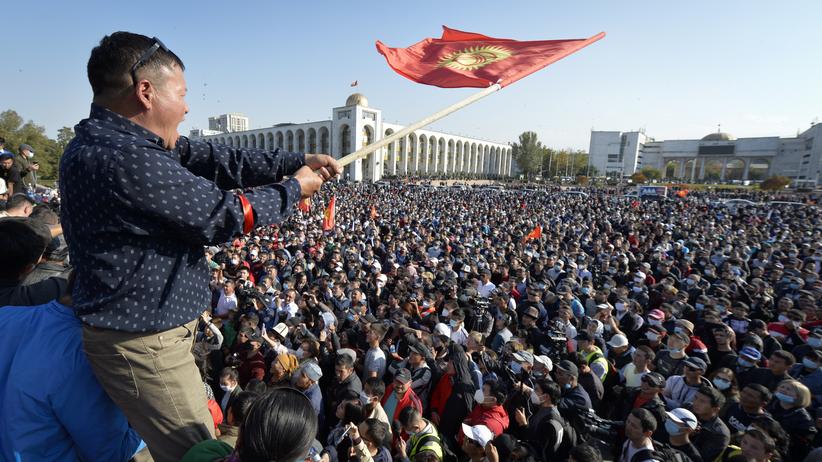 Kirgisistan: Demonstrierende besetzen Regierungssitz in Bischkek