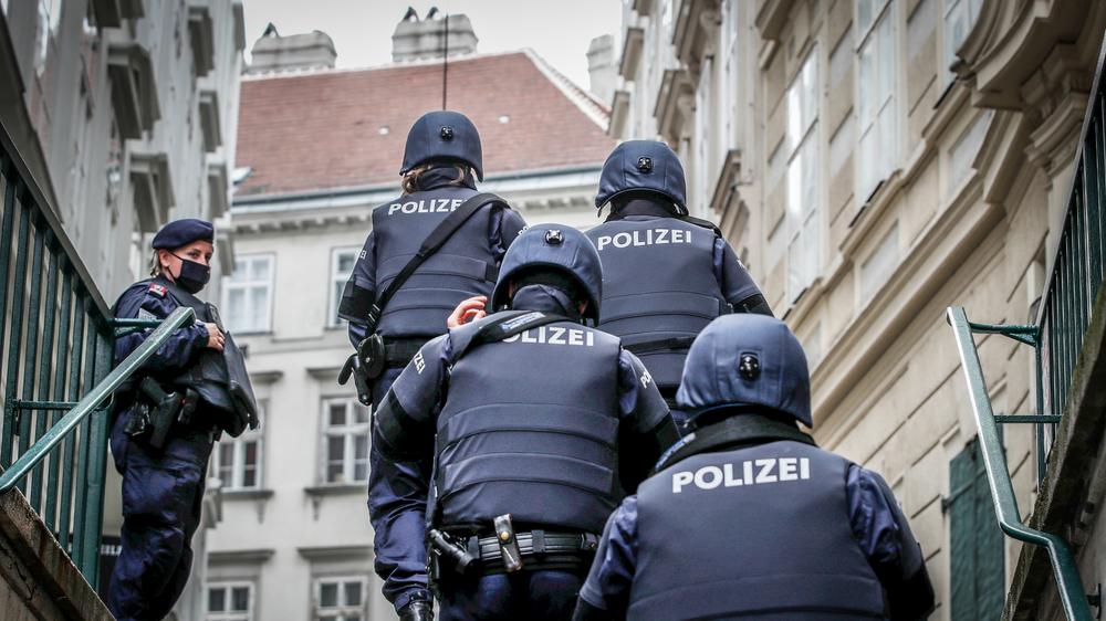 Terrorismus: Polizisten im Einsatz in Wien.