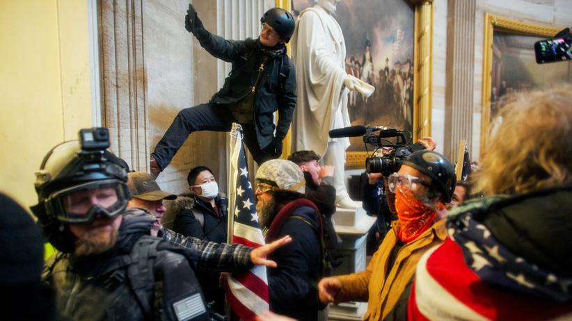 Ausschreitungen In Washington Donald Trump Isoliert Twitterkonto Gesperrt Zweites Impeachment Zeit Online