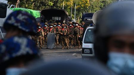 Myanmar Militar Soll Zentrale Von Aung San Suu Kyis Partei Zerstort Haben Zeit Online