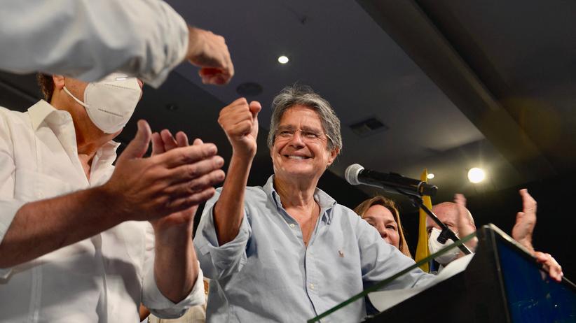 Präsidentschaftswahlen: Konservativer Abtreibungsgegner Lasso gewinnt Wahl in Ecuador